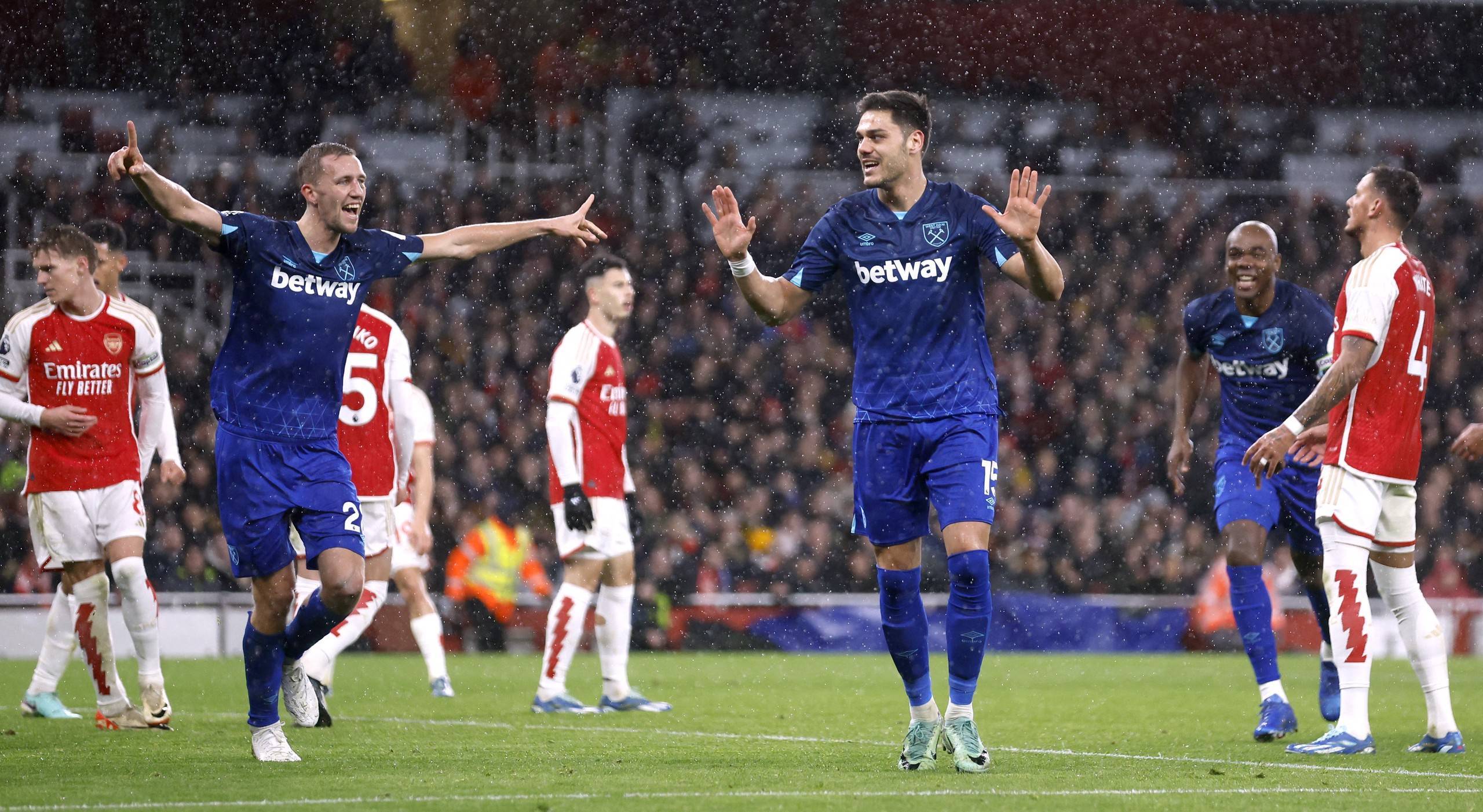 足近年的表 足近年的表